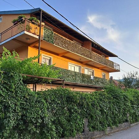 Apartments Mirkovic Цетинє Екстер'єр фото