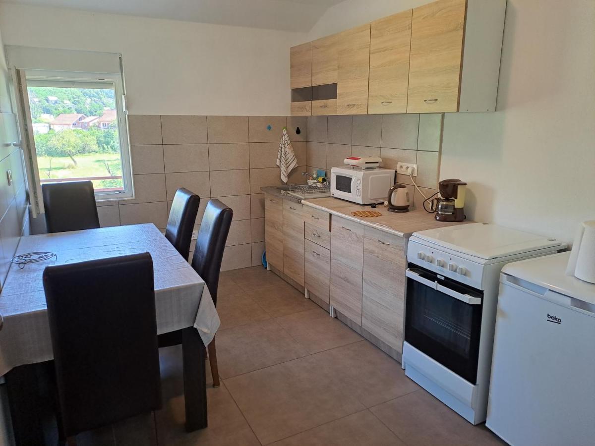 Apartments Mirkovic Цетинє Екстер'єр фото