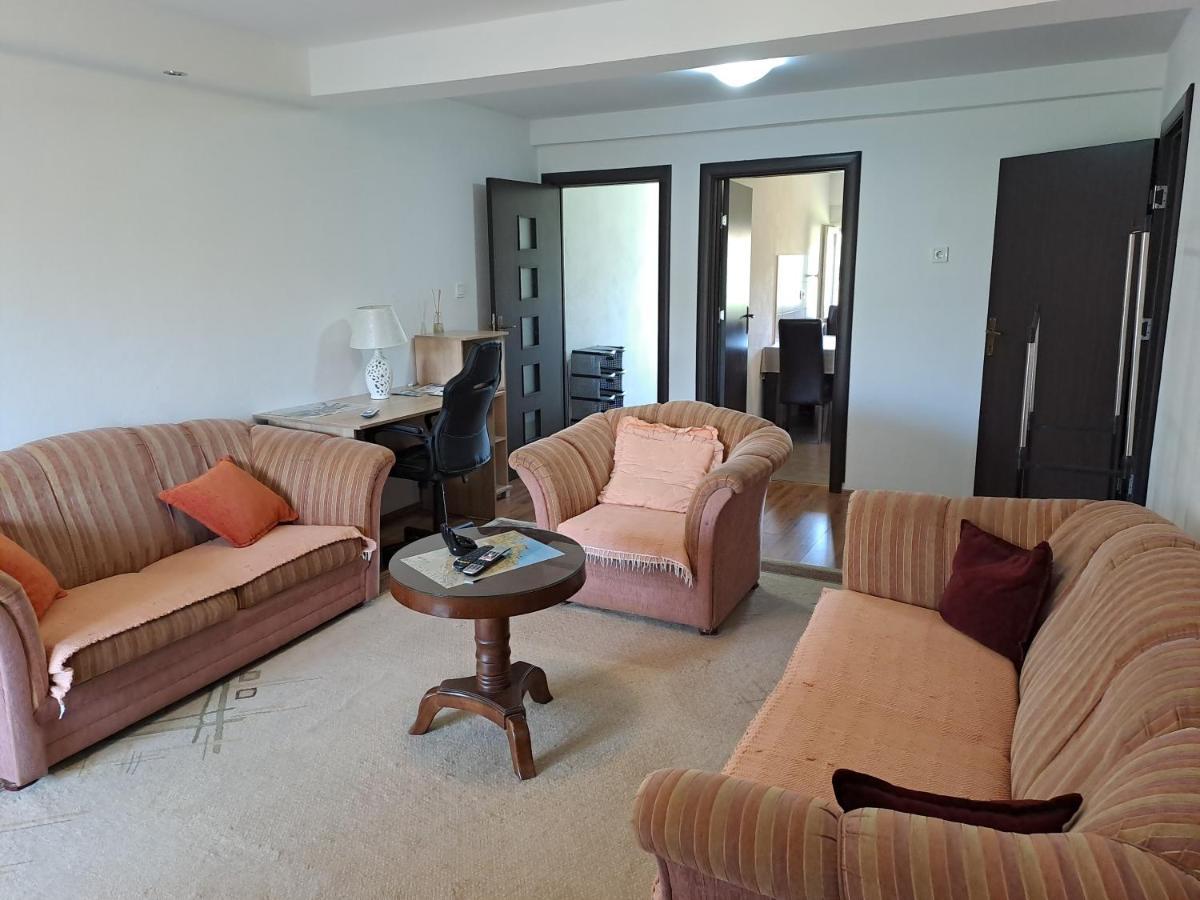 Apartments Mirkovic Цетинє Екстер'єр фото