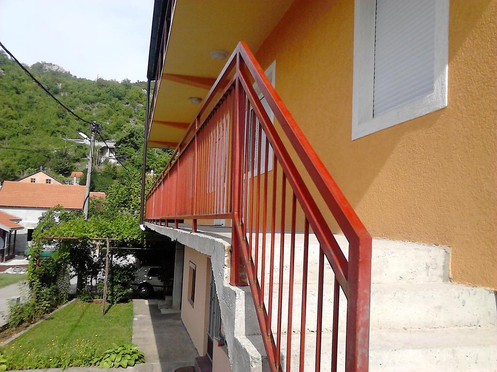 Apartments Mirkovic Цетинє Екстер'єр фото