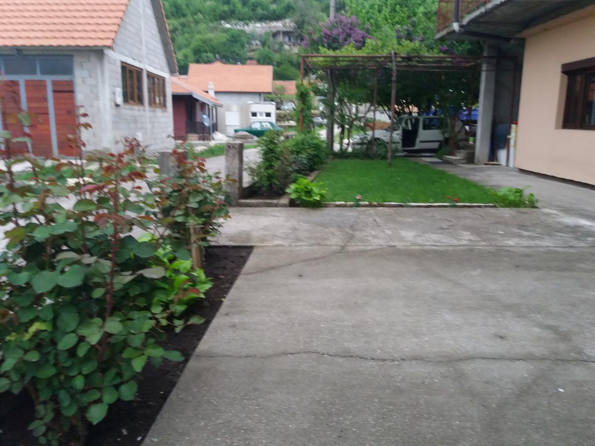 Apartments Mirkovic Цетинє Екстер'єр фото