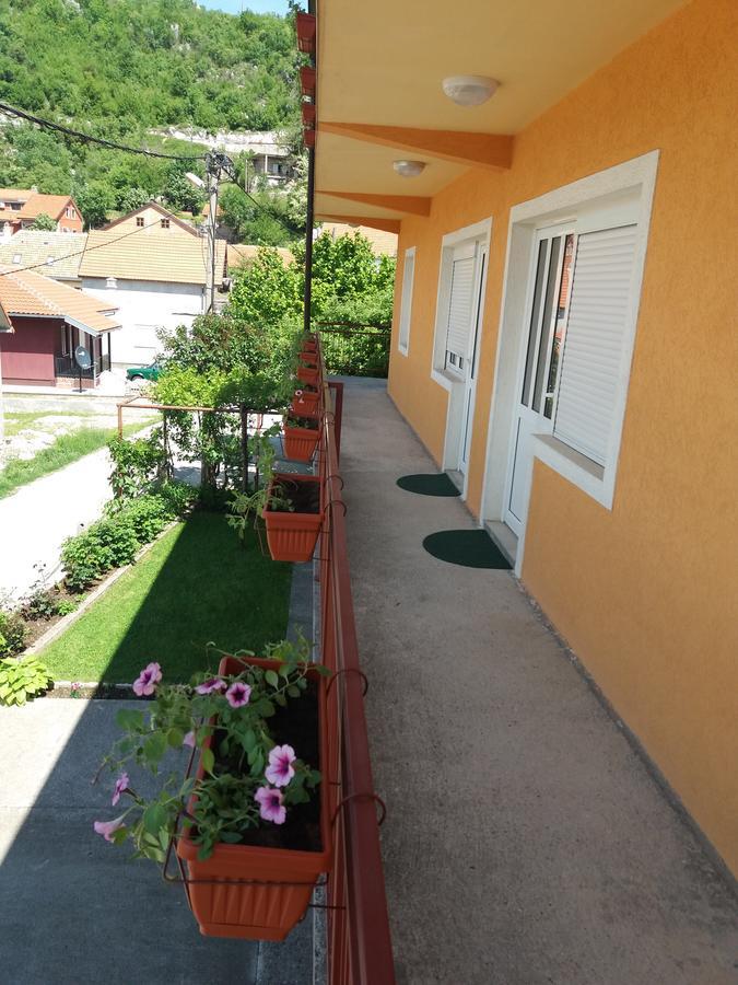 Apartments Mirkovic Цетинє Екстер'єр фото