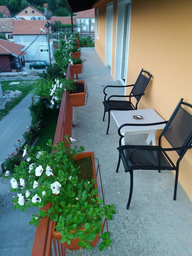Apartments Mirkovic Цетинє Екстер'єр фото