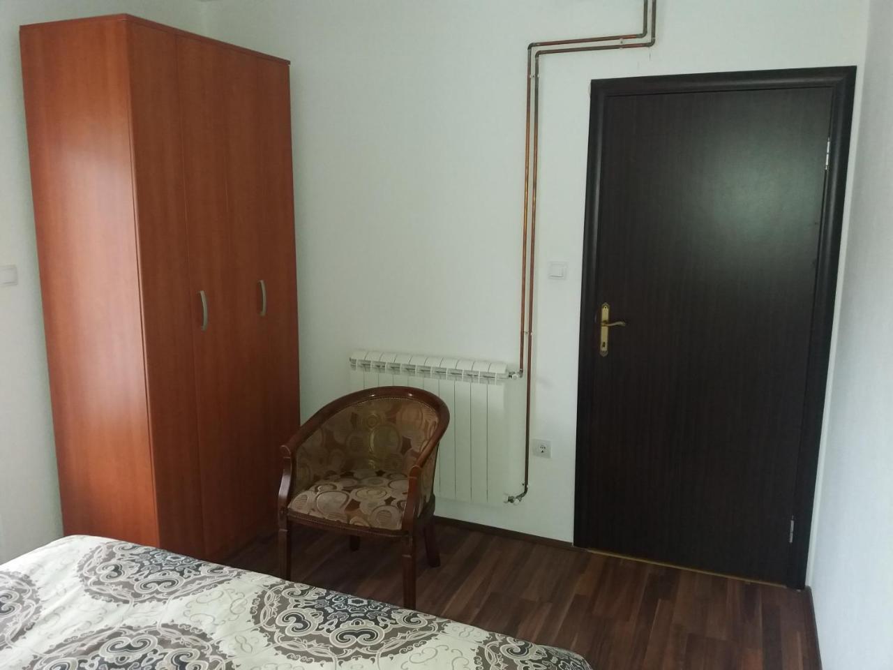 Apartments Mirkovic Цетинє Екстер'єр фото