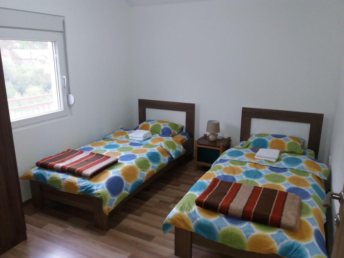Apartments Mirkovic Цетинє Екстер'єр фото