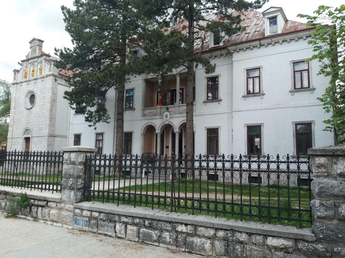 Apartments Mirkovic Цетинє Екстер'єр фото
