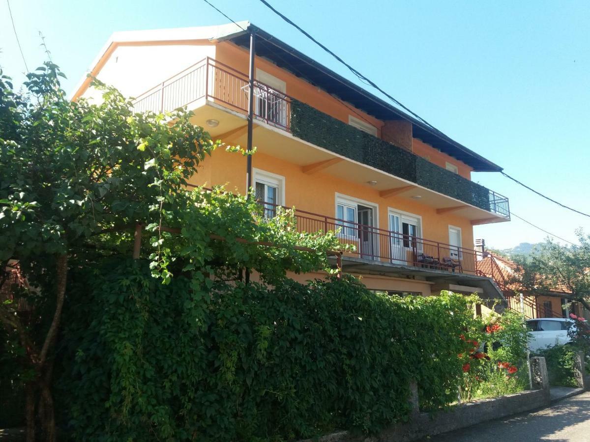 Apartments Mirkovic Цетинє Екстер'єр фото