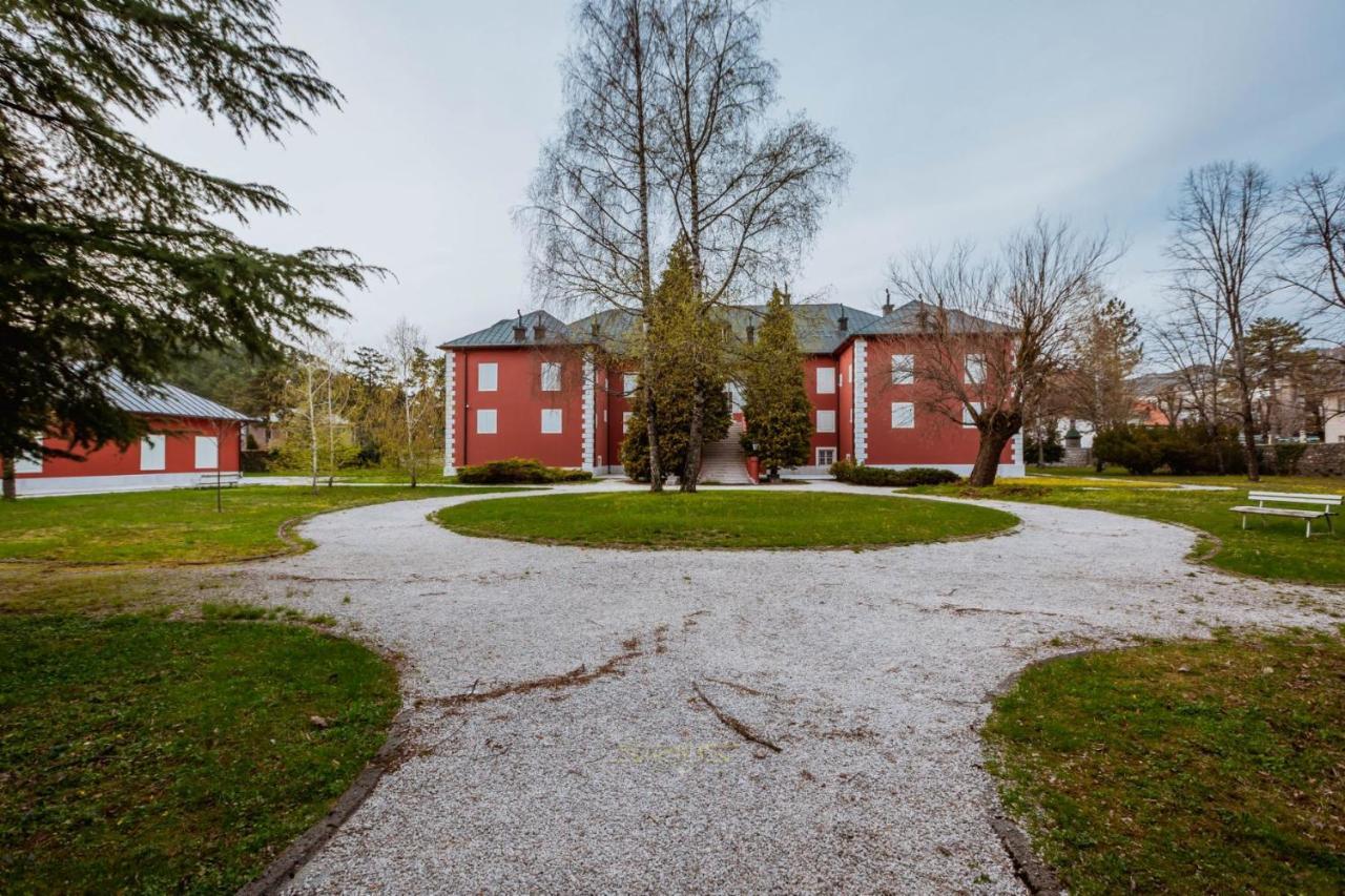 Apartments Mirkovic Цетинє Екстер'єр фото