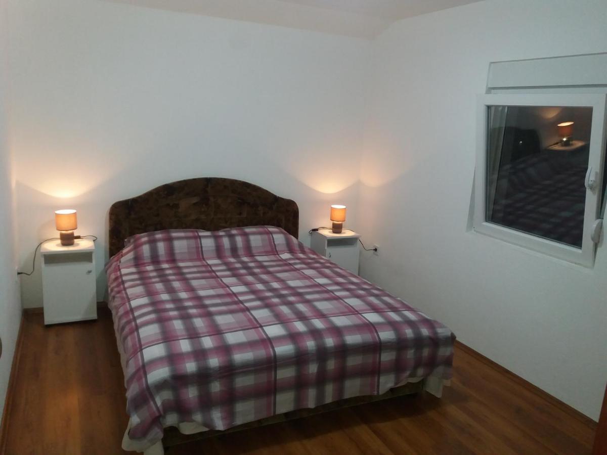 Apartments Mirkovic Цетинє Екстер'єр фото