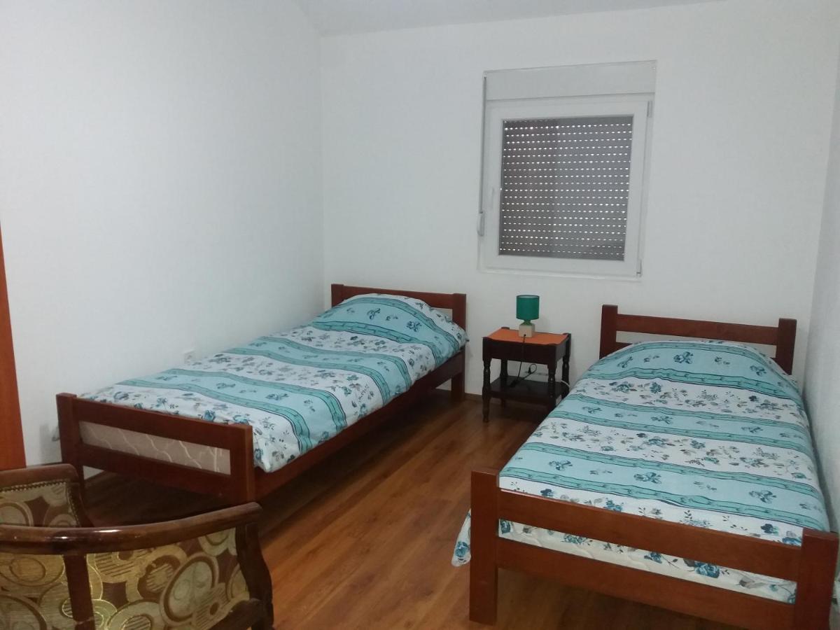 Apartments Mirkovic Цетинє Екстер'єр фото